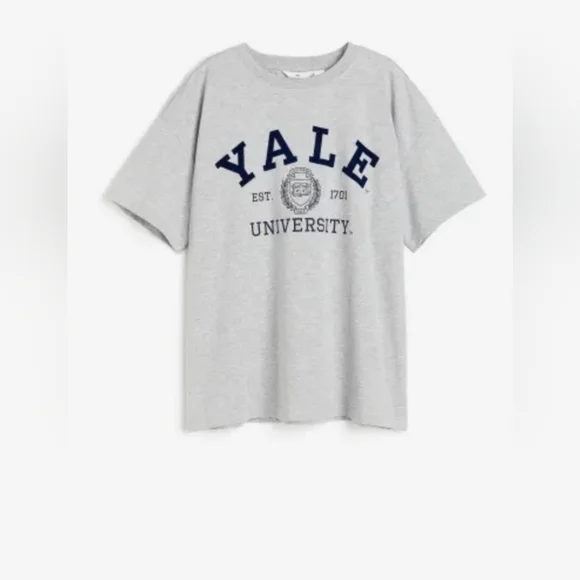 H&M Oversized Printed Tee in Cotton Jersey with Yale University on Front - Picture 2 of 13